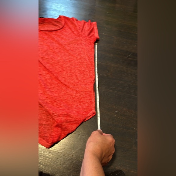 Women’s small red Derek hearts top - Picture 5 of 6